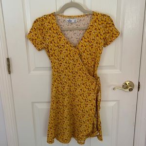 VINTAGE HOLLISTER WRAP DRESS